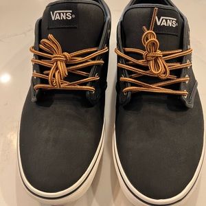 VANS CHUKKA LOW